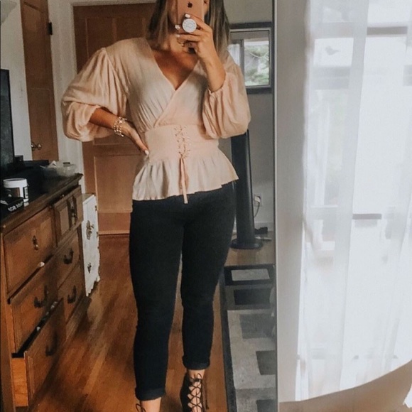 Blush Longsleeve lace top - Picture 2 of 2